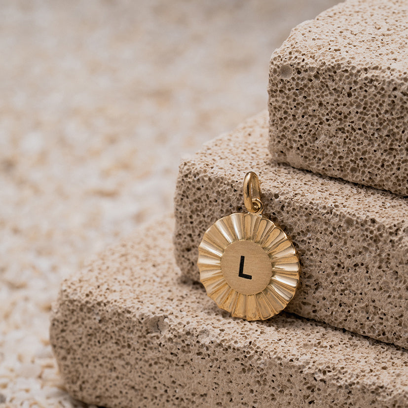 PINGENTE LITTERA OURO AMARELO