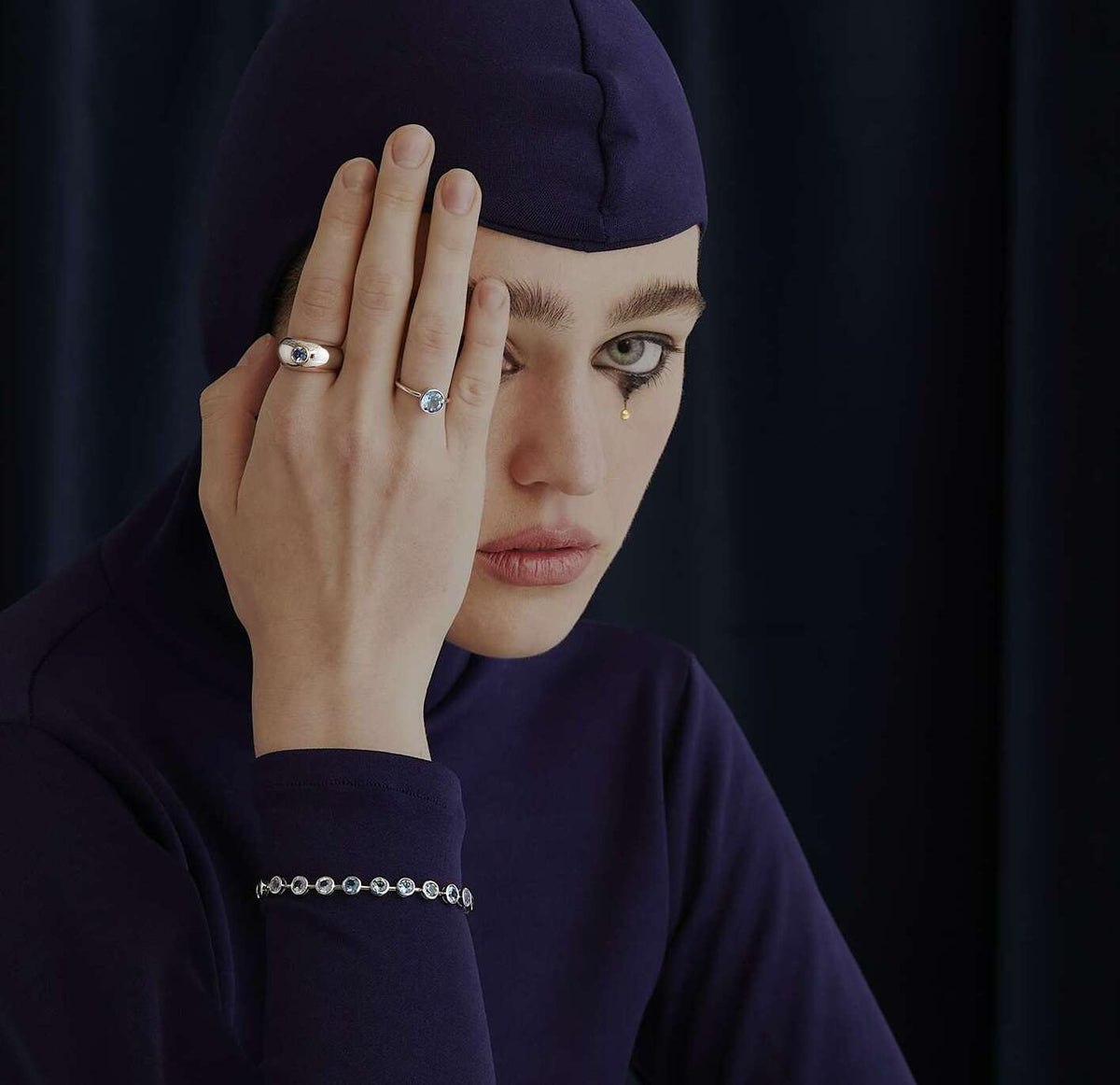 Pulseira arlequim ouro branco topázio swiss e topázio sky