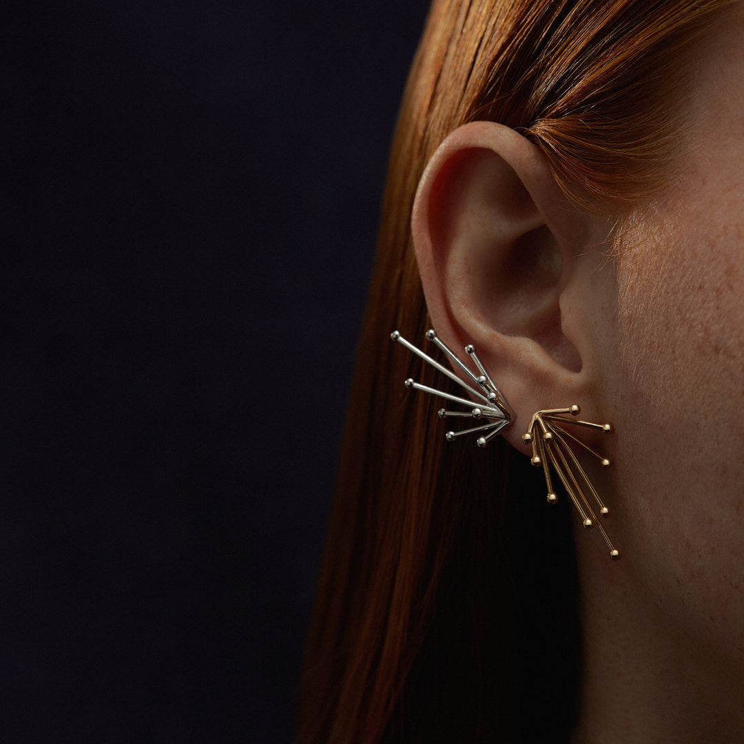 BRINCO COPÉRNICO PRATA COM BANHO DE RÓDIO