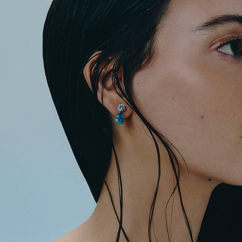 EAR JACKET GOTA MINI OVO OURO BRANCO E TOPÁZIO SWISS