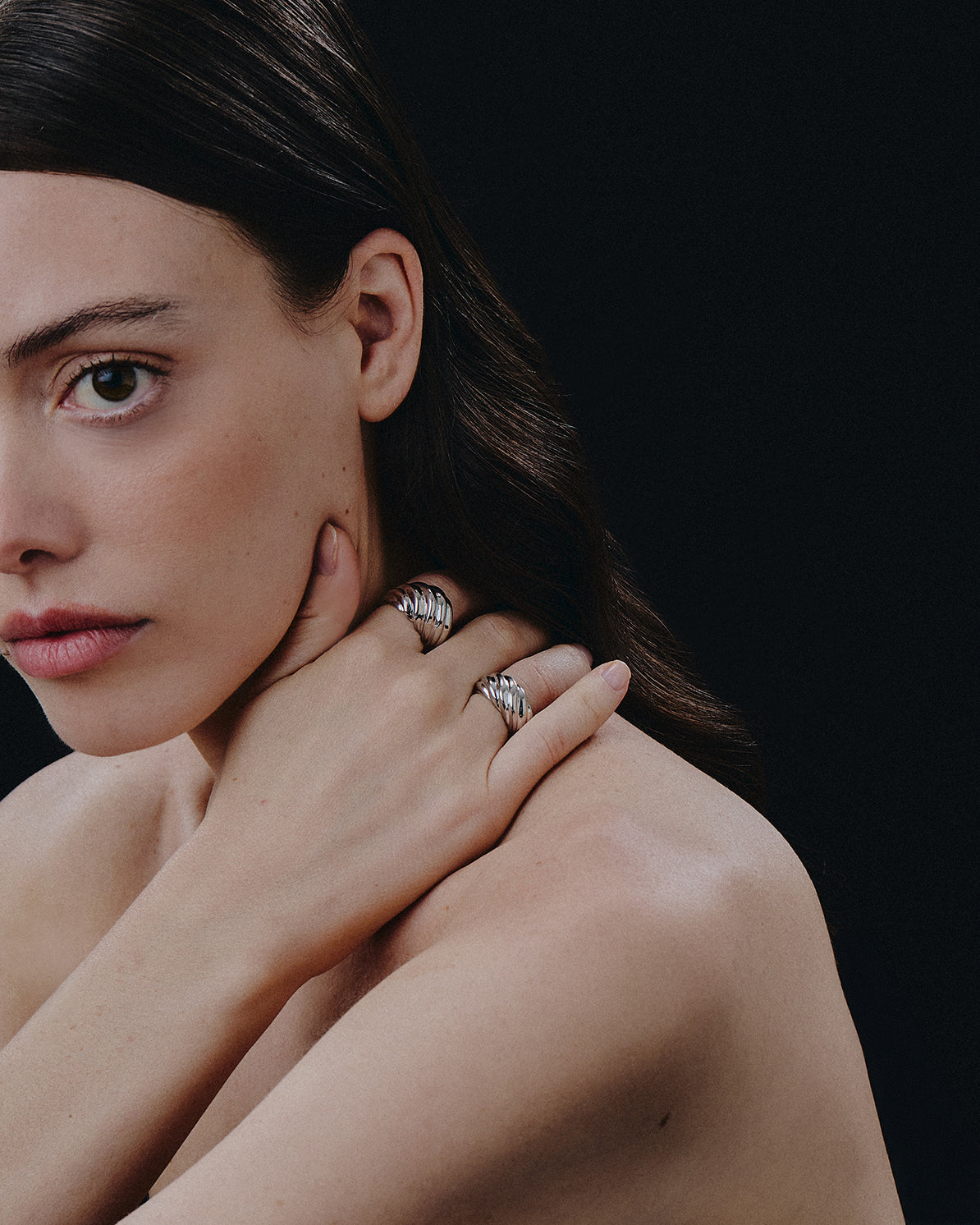 Anel bombé cocoon prata com banho de ródio