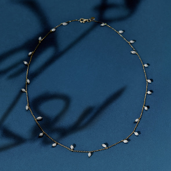 GARGANTILHA FLAPPER OURO AMARELO E PÉROLA BARROCA