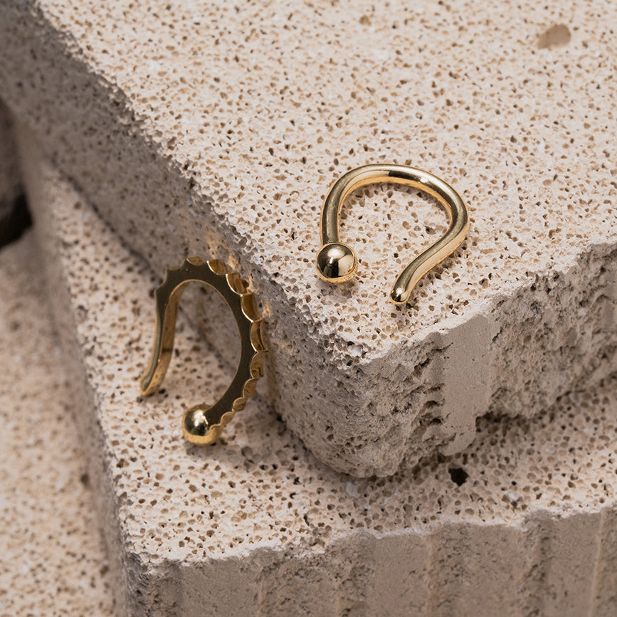 PIERCING TEXTURA LITTERA OURO AMARELO