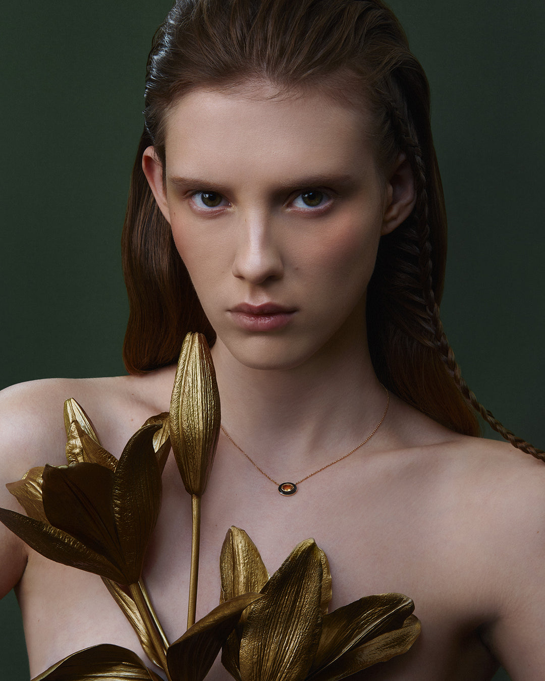 COLAR BOTÂNICA 10 OURO AMARELO CITRINO E RESINA PRETA