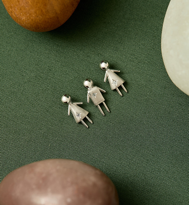 PINGENTE PETIT MENINA OURO BRANCO E DIAMANTE