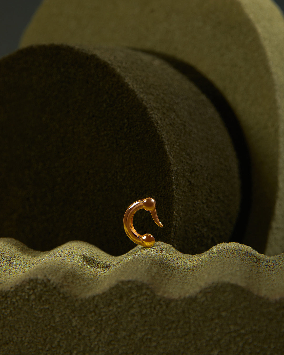 PIERCING NEW DOTS PRATA COM BANHO OURO AMARELO